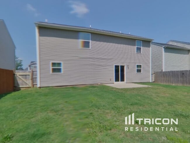 Building Photo - 120 Castlebrook Dr