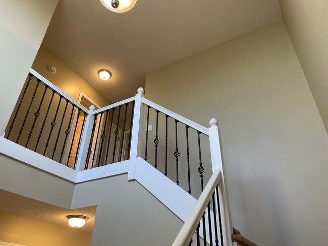 Building Photo - 231 Wakefield Way