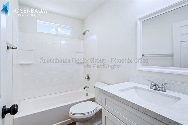 Building Photo - 1106 E Papago St