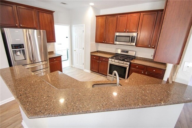 Building Photo - 258 Brookcliff Dr NE