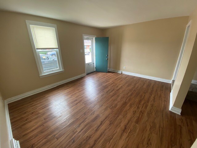 Building Photo - 348 Maple Ave