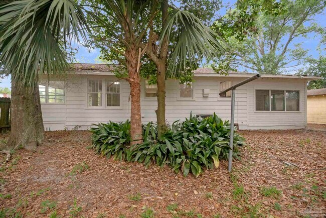 Building Photo - 1322 Wisteria Ave