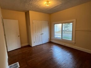 Building Photo - 749 Alpine Ave NW