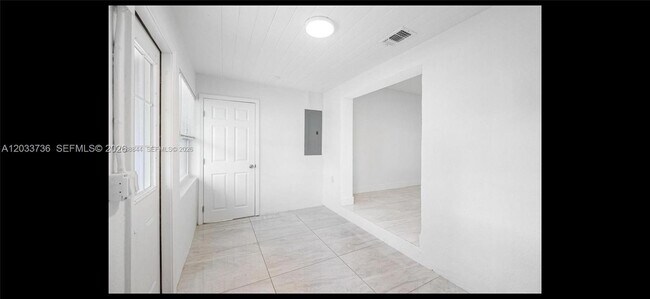 Building Photo - 529 NW 42nd St