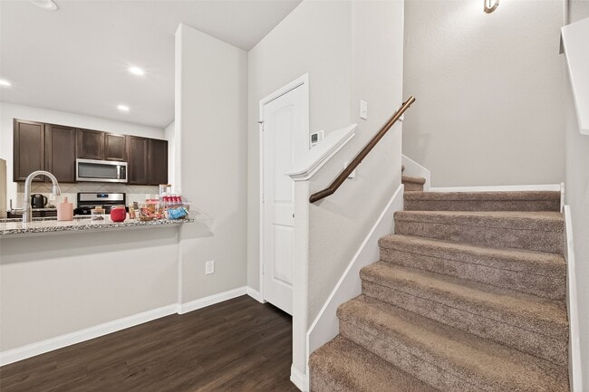 Building Photo - 3815 W Alessano Ln