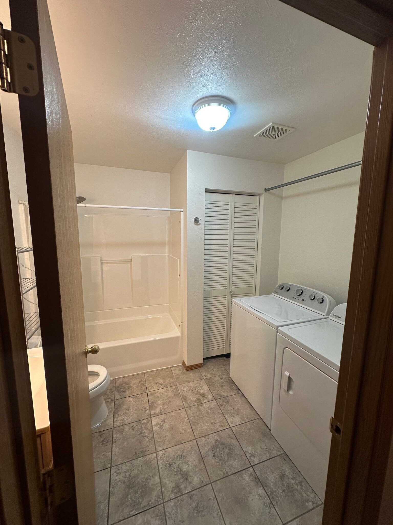 Building Photo - 1517 E Calkins Dr