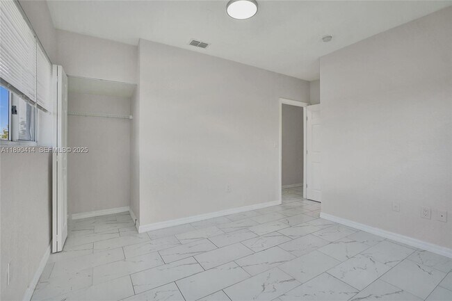 Building Photo - 1945 Calais Dr