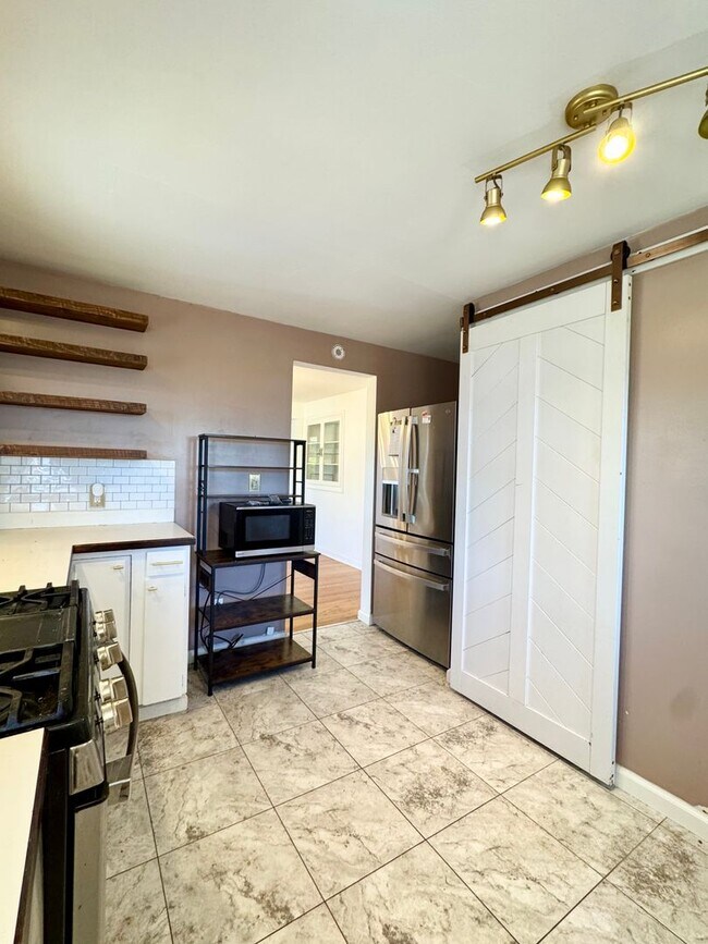 Building Photo - Phinney Ridge Home