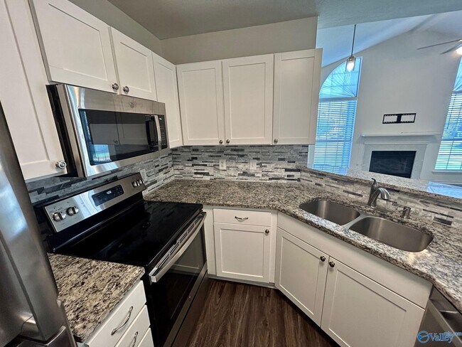 Building Photo - 241 Waters Edge Ln