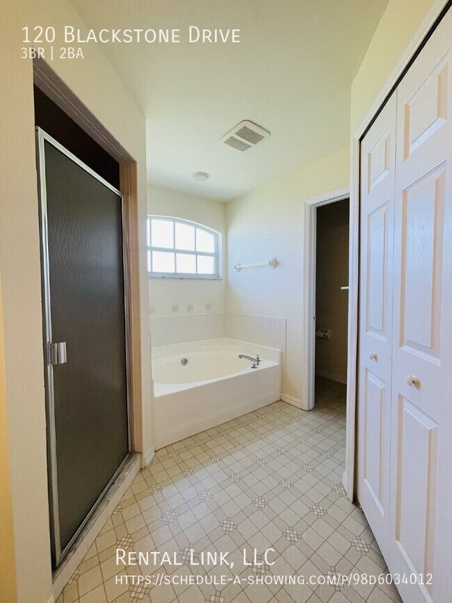Building Photo - 120 Blackstone Dr