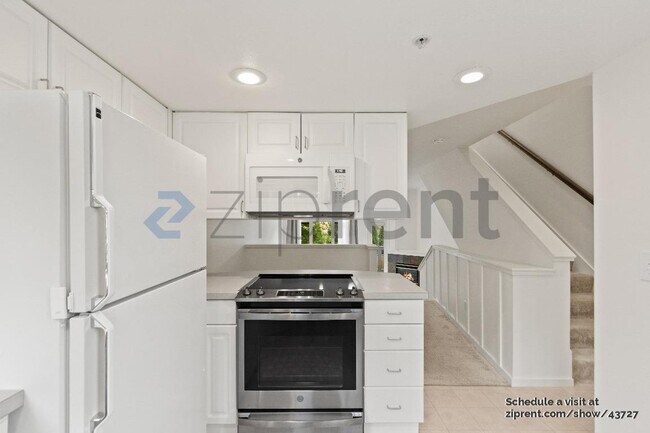 Building Photo - 11570 Stone Ave N