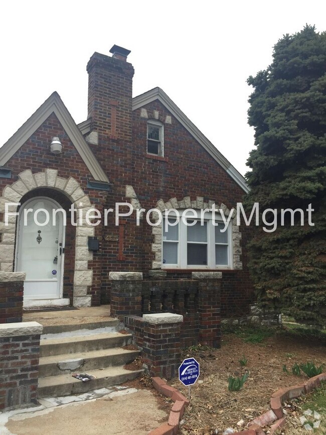 Building Photo - Coming soon! Recently Renovated 2 Bedroom ...