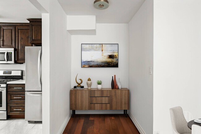 Building Photo - 225 E 36th St