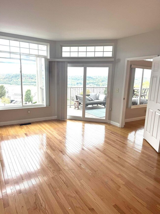 Building Photo - 459 Pinnacle Way