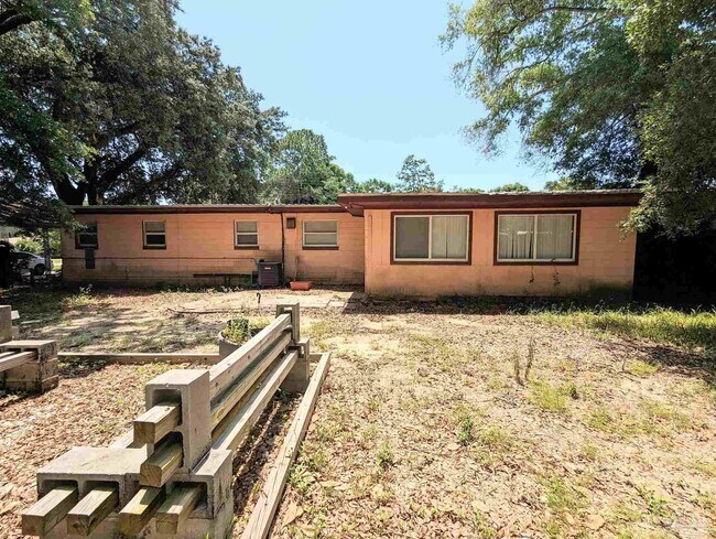 Building Photo - 9 Gentian Dr