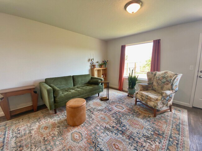 Building Photo - Modern Comfort Meets Peaceful Living – A s...
