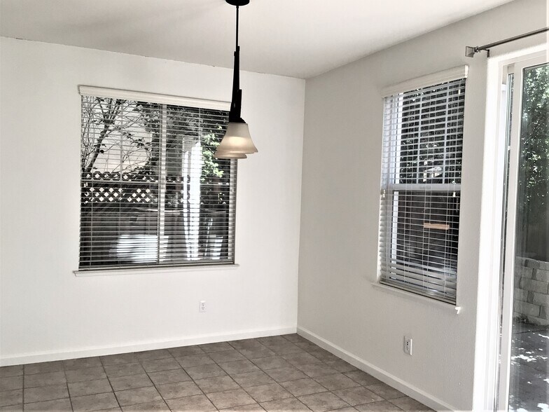 Building Photo - 6704 Altesino Dr