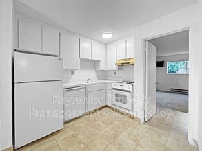 Building Photo - 889 Canfield Ct