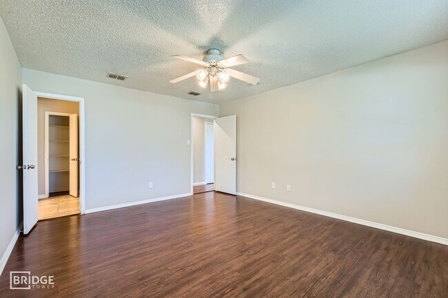 Building Photo - 1395 Stewart Dr