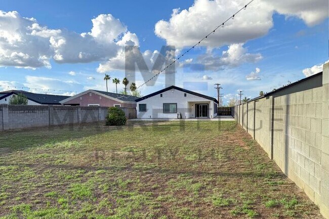 Building Photo - 4Bed/2Bath Home at 7th St/Baseline! JOIN T...
