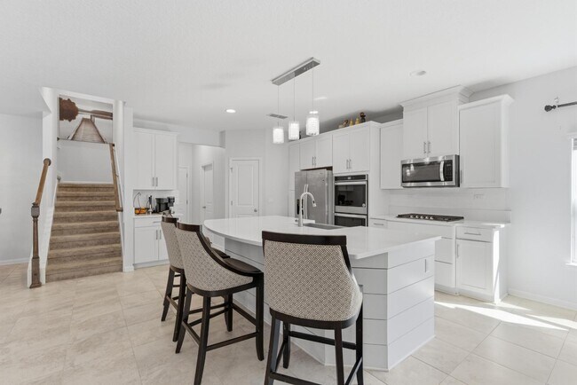 Building Photo - 454 Willow Lake Dr