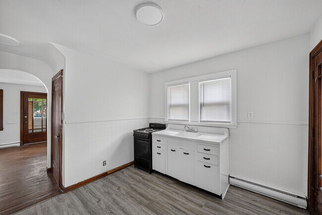 Building Photo - 3306 E Mishawaka Ave