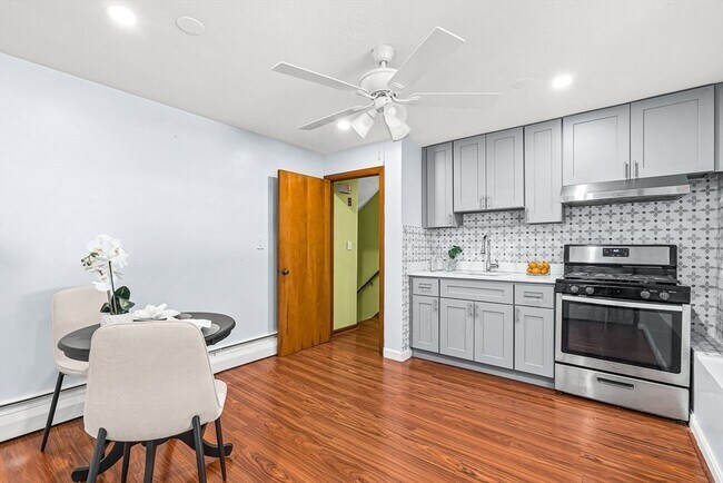 Building Photo - 35 Fells Ave Terrace