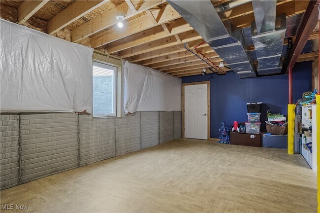 Building Photo - 341 Alexis Ln