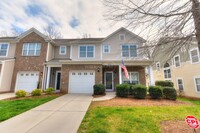 Building Photo - Big & Nice 3Br/2.5Bth Townhome in Steele C...