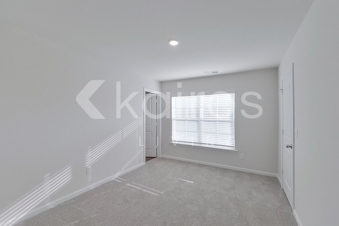 Building Photo - 2415 Banyan Cir
