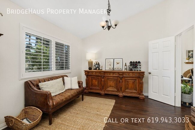 Building Photo - 1004 St Albans Pl