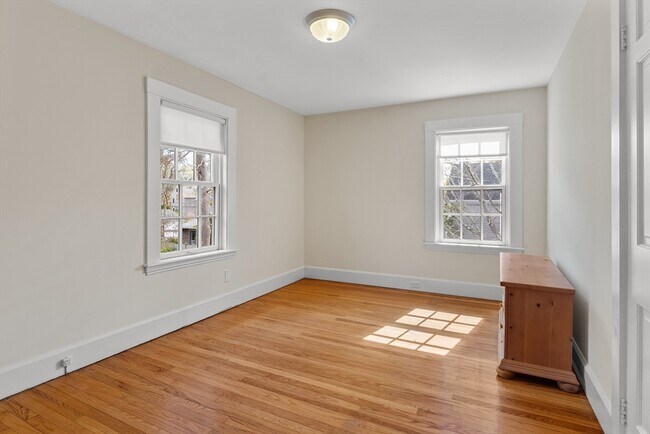 Building Photo - 84 Mt Pleasant Ave