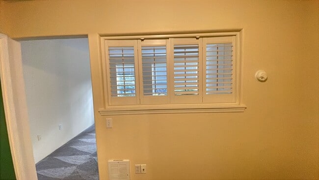 Building Photo - Lovely One Bedroom Condo Mountain Meadows!