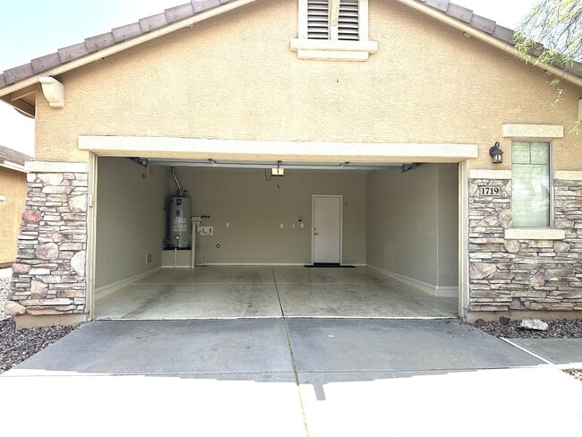 Building Photo - 1719 W Owens Way