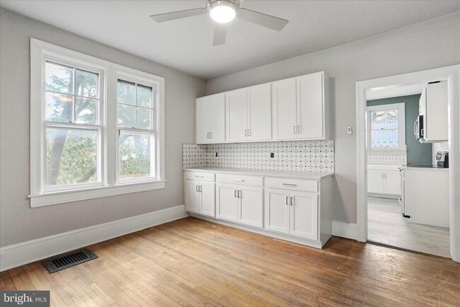 Building Photo - 1052 Edgar Ave