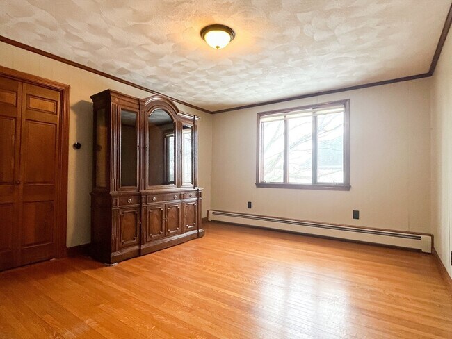 Building Photo - 4 Gardner St