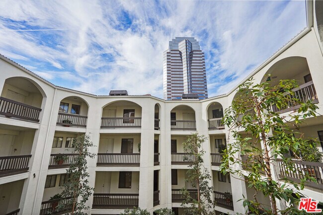 Building Photo - 2102 Century Park Ln