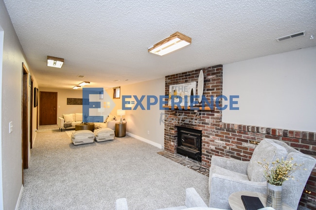 Building Photo - 3305 E 33rd St