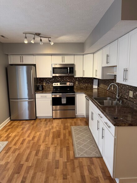 Building Photo - 1343 Headlee Ave