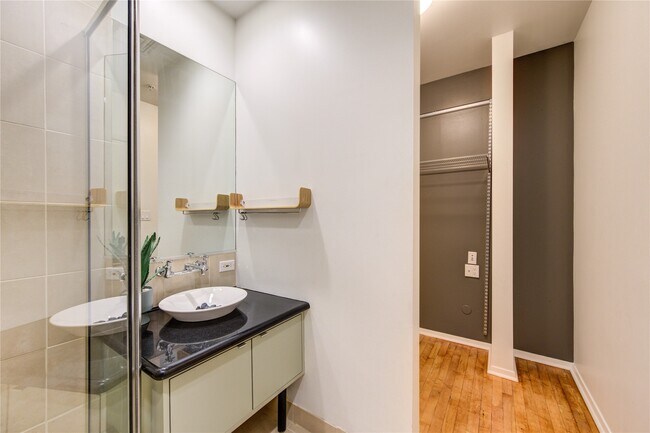 Building Photo - 1312 Live Oak St