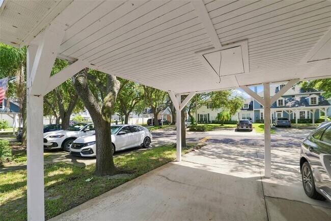 Building Photo - 2725 Penzance St