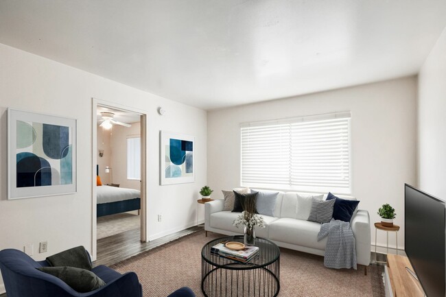 College Manor - Corner Unit - College Manor