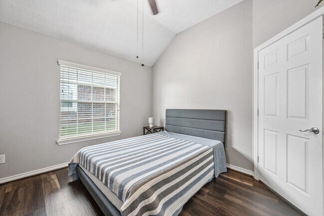 Building Photo - 16334 Pinon Vista Dr