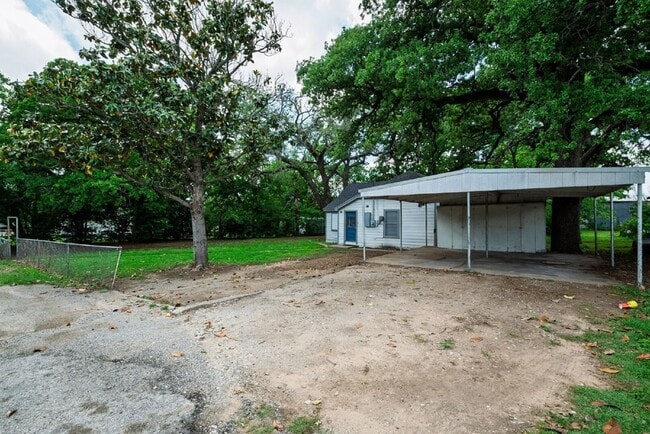 Building Photo - 107 Windsor Ct