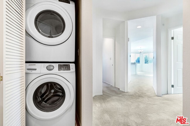 Building Photo - 5430 Bellingham Ave