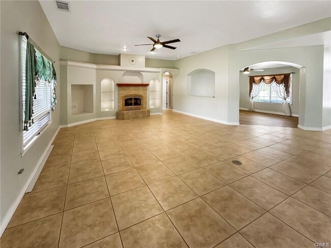 Building Photo - 27870 Jasmine Ln