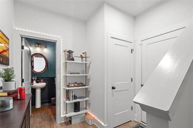 Building Photo - 1328 Breezy St SE