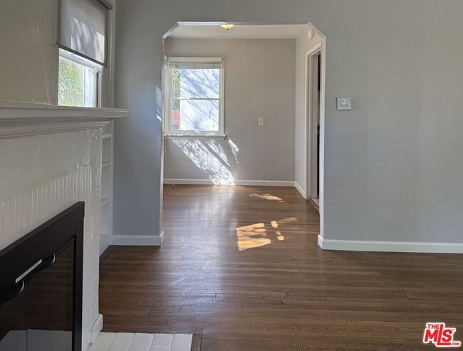 Building Photo - 11527 Albers St