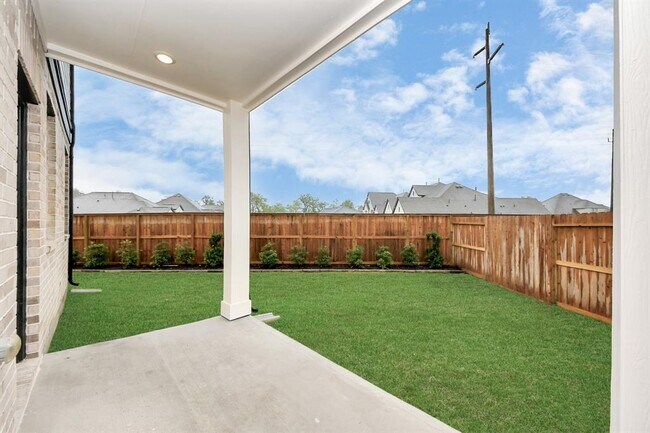 Building Photo - 1422 Shaded Rock Dr