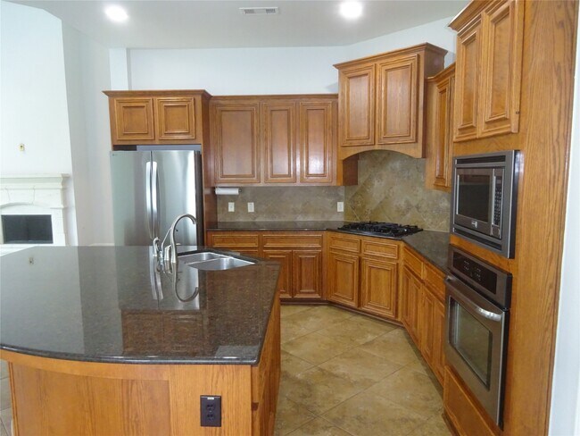 Building Photo - 13502 Redwood Shores Dr